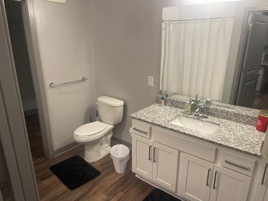 Luxurious & Spacious 1 Bedroom Hampton Exterior photo